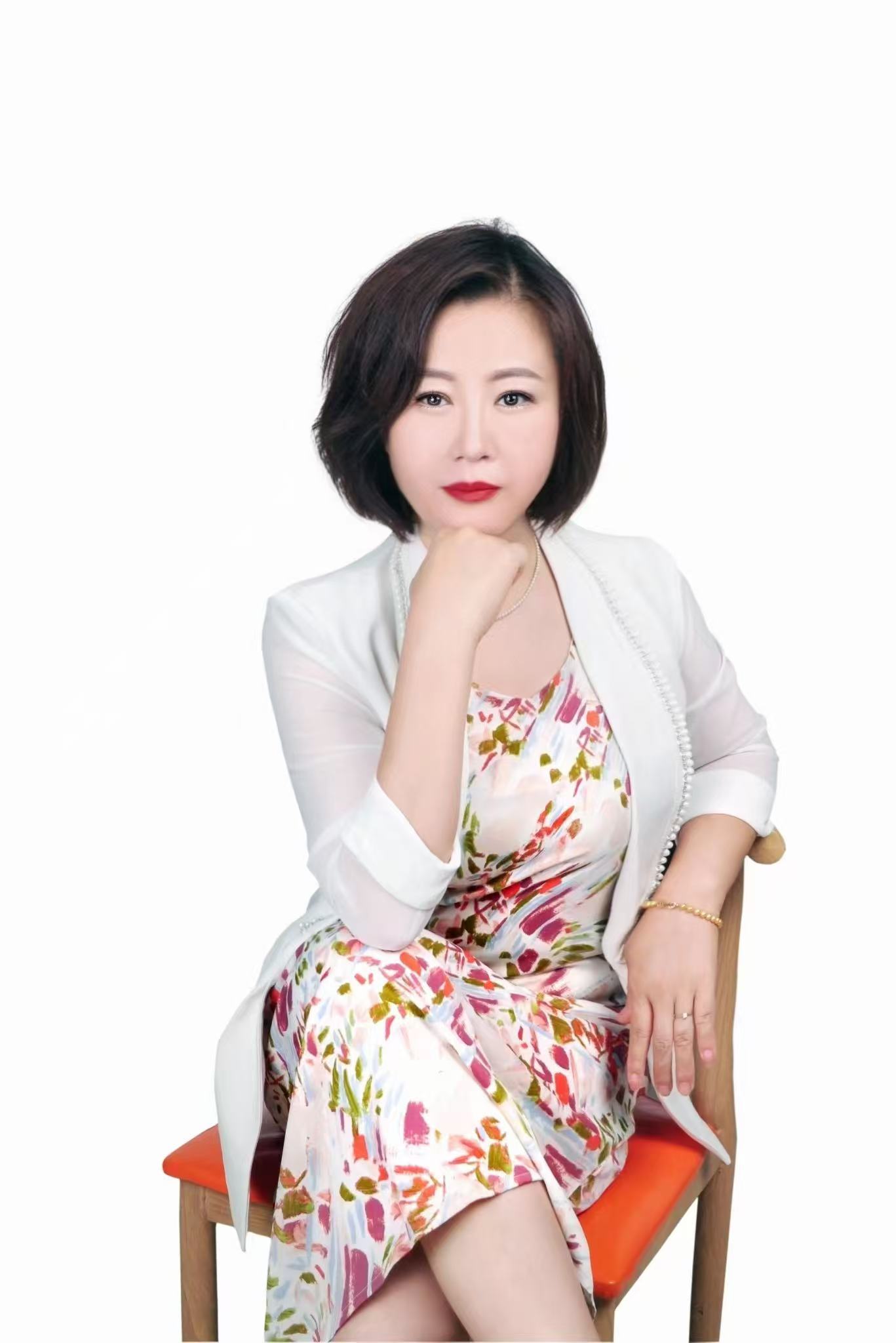 董晴.jpg