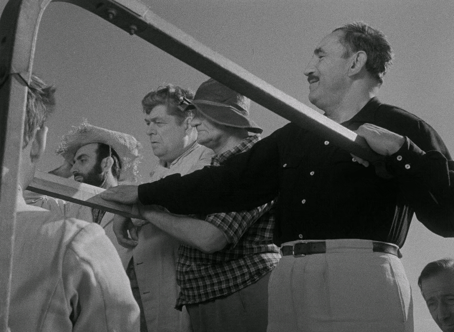 The.Wages.of.Fear.1953.REMASTERED.BluRay.1080p.x265.10bit.AC3.iNT-TLF.mkv_20260812_221602.608.png