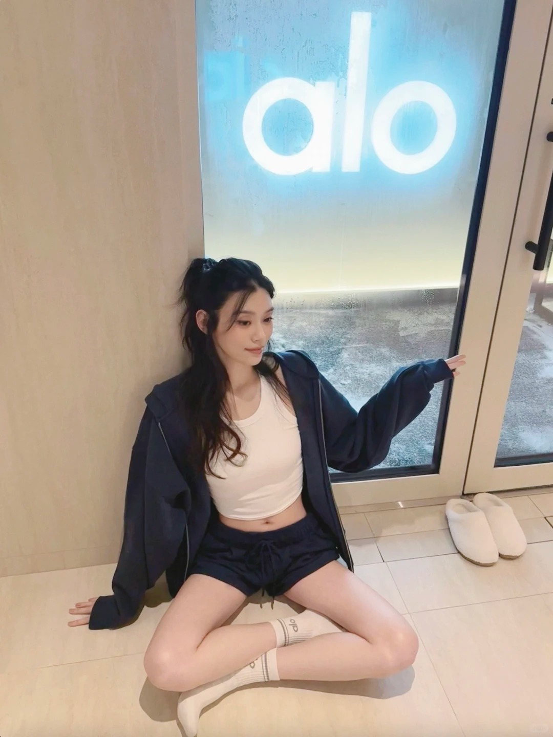 奚梦瑶同款Alo🧵藏青卫衣+短裤 松弛感满满_3_MiOutfitDiary_来自小红书网页版.jpg
