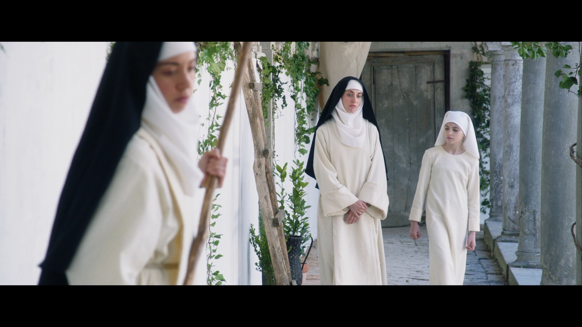 The_Little_Hours_2017_BD-KYTiCE_20260905_150452.548.png