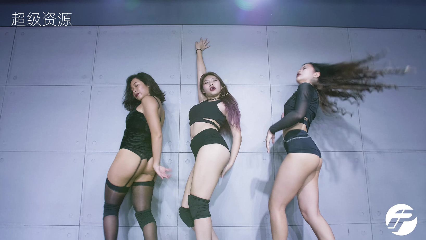 [超级资源]Camila Cabello - Havana Denise Blue Choreography[4K,3840x2160]_webm_20190630_190242_841.jpg