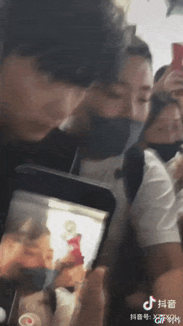 E1F40F37-3032-481B-837F-15C06C66B7E1.gif